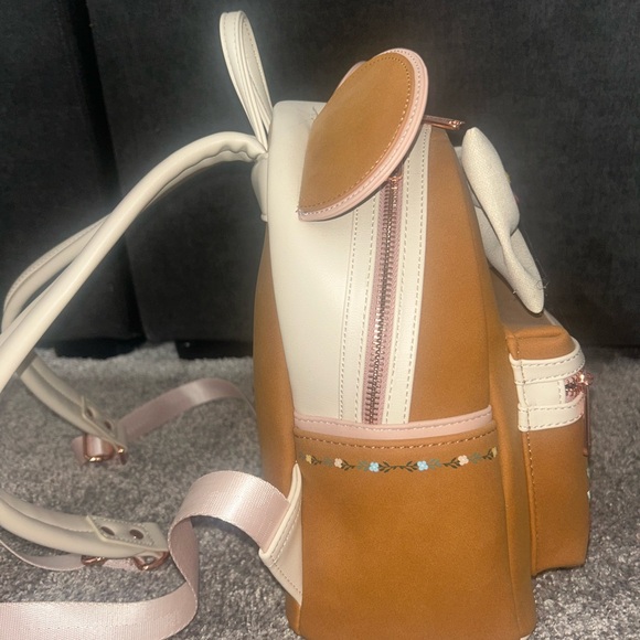 Disney loungefly backpack - Picture 5 of 7